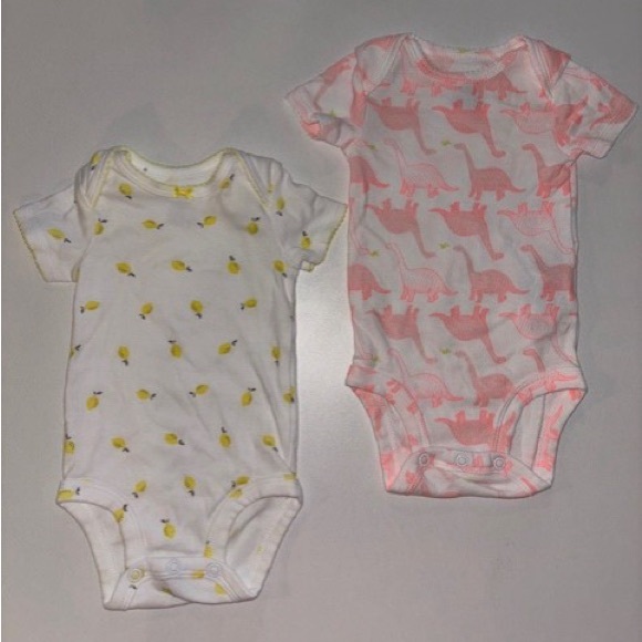 Set of 6 Baby Onesies in Various Colors - Picture 6 of 9